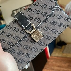 Dooney & Bourke matching wallet and purse